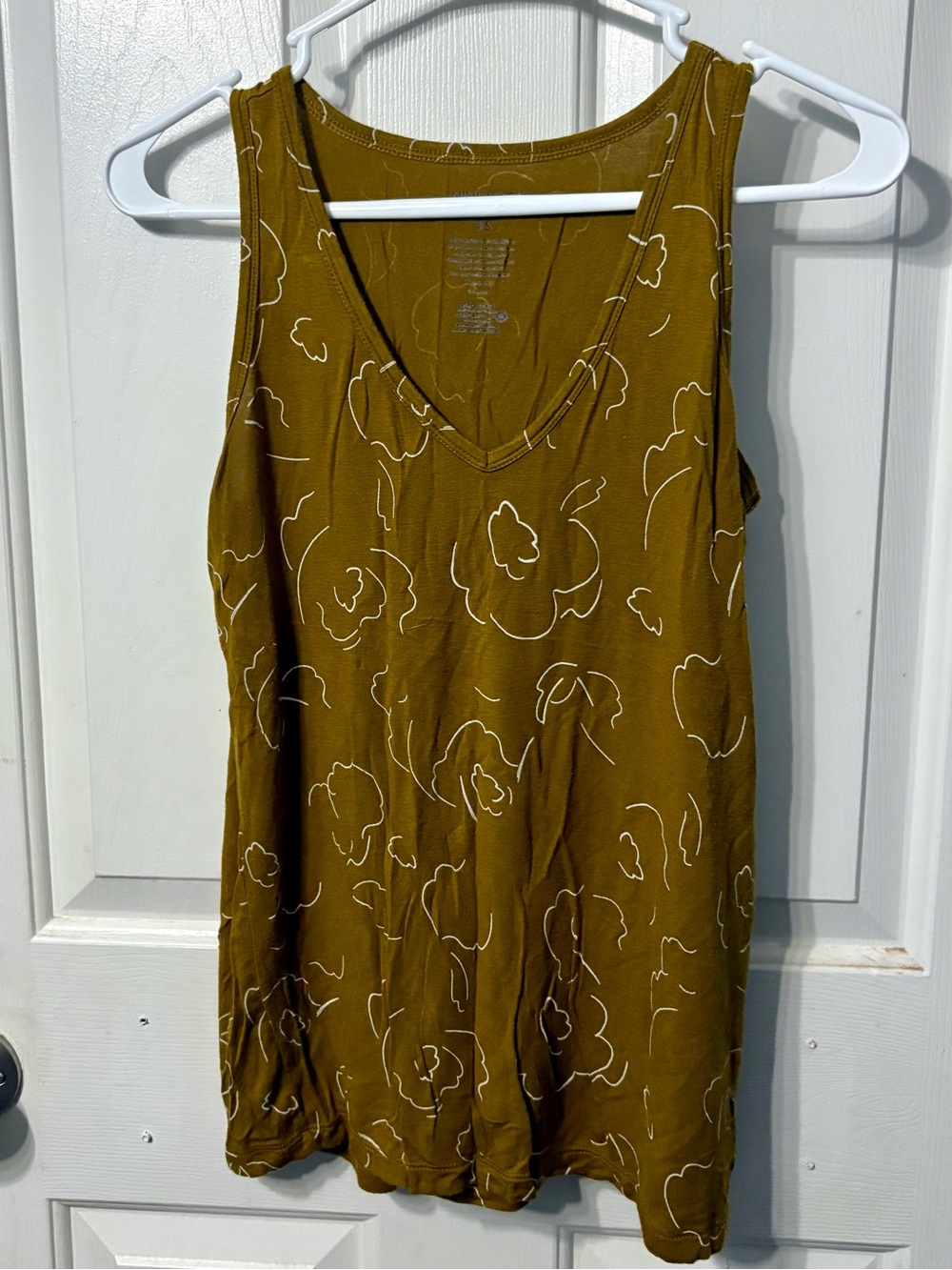 Nine West Mustard Floral-Outline V-Neck Tank